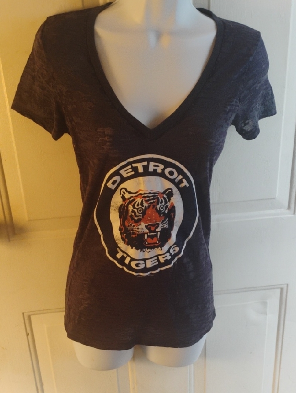 Detroit Tigers Women's Small T-shirt Very Sheer